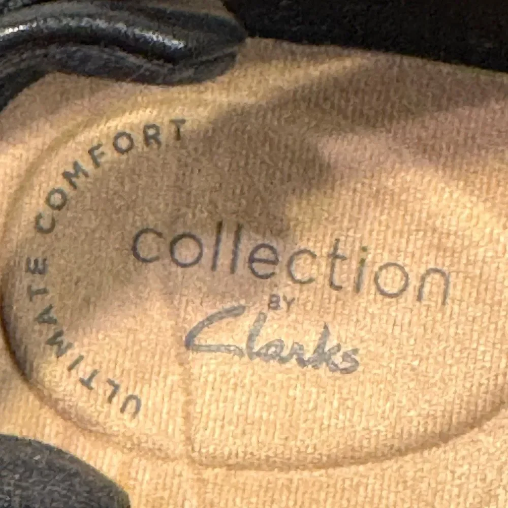 Clarks Black Leather Shoes Low Heel with Adjustable Strap Size 10